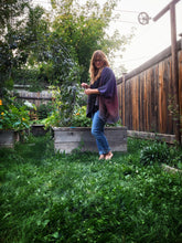 Load image into Gallery viewer, Cardigan -- dark green bamboo weft