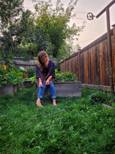 Load image into Gallery viewer, Cardigan -- dark green bamboo weft