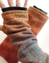 Load image into Gallery viewer, Fingerless mittens -- cayenne bamboo