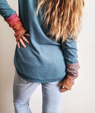 Load image into Gallery viewer, Fingerless mittens -- cayenne bamboo