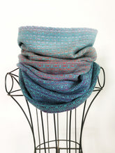 Load image into Gallery viewer, Cowl -- teal superwash merino wool
