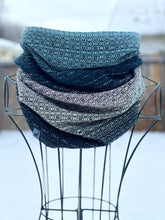 Load image into Gallery viewer, Cowl -- black bamboo
