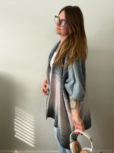 Load image into Gallery viewer, Cardigan -- light grey slub cotton weft
