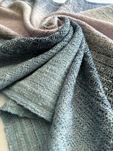 Load image into Gallery viewer, Cardigan -- light grey slub cotton weft
