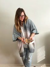 Load image into Gallery viewer, Cardigan -- light grey slub cotton weft
