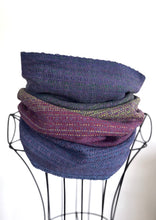Load image into Gallery viewer, Cowl - purple superwash merino weft
