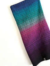 Load image into Gallery viewer, Cowl - black slub cotton weft
