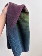 Load image into Gallery viewer, Cowl - Navy tencel weft
