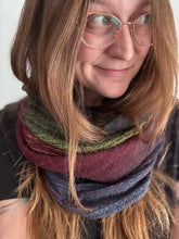 Load image into Gallery viewer, Cowl - burgundy cashmere/silk weft
