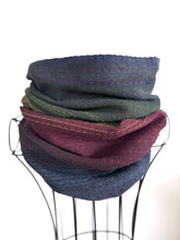 Load image into Gallery viewer, Cowl -  dark brown cotton weft
