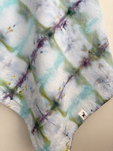 Load image into Gallery viewer, Tea towel - wintering
