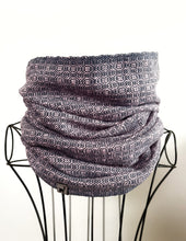 Load image into Gallery viewer, Cowl - pink slub cotton weft
