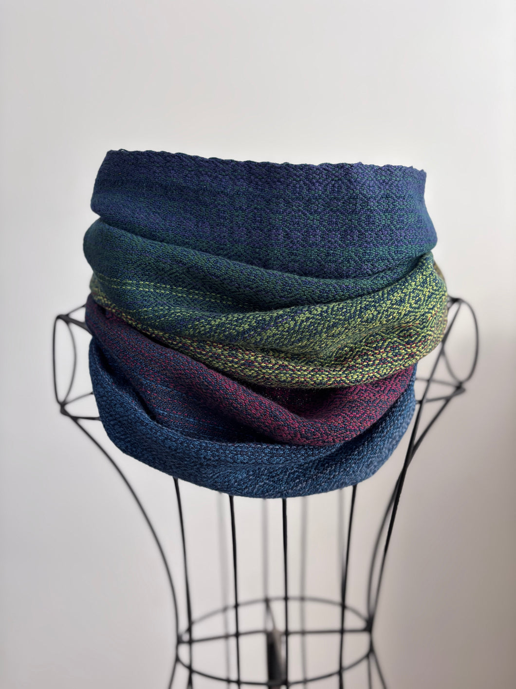 Cowl - Navy tencel weft