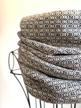 Load image into Gallery viewer, Cowl - navy superwash merino tweed
