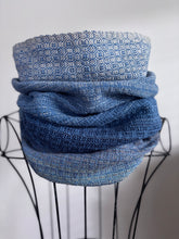 Load image into Gallery viewer, Cowl - blue slub cotton
