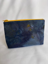 Load image into Gallery viewer, Zipper pouch - on the bright side

