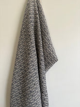 Load image into Gallery viewer, Cowl - navy superwash merino tweed
