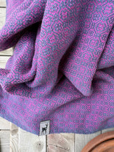Load image into Gallery viewer, Cowl - light weight fuschia cotton weft
