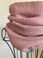 Load image into Gallery viewer, Cowl -- heathered pink merino wool
