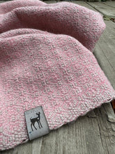 Load image into Gallery viewer, Cowl -- heathered pink merino wool

