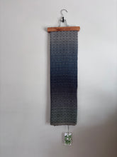 Load image into Gallery viewer, Cowl - charcoal superwash merino wool
