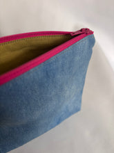 Load image into Gallery viewer, Zipper pouch - indigo
