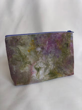 Load image into Gallery viewer, Zipper pouch - secret garden
