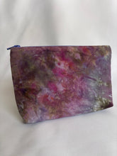 Load image into Gallery viewer, Zipper pouch - secret garden
