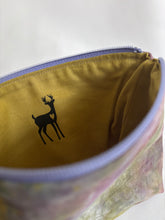 Load image into Gallery viewer, Zipper pouch - secret garden
