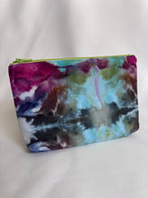 Load image into Gallery viewer, Zipper pouch - safe keeping
