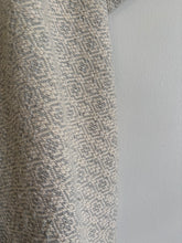 Load image into Gallery viewer, Cowl - light grey slub cotton weft
