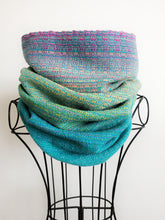 Load image into Gallery viewer, Cowl -- turquoise superwash merino
