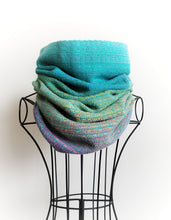 Load image into Gallery viewer, Cowl -- turquoise superwash merino
